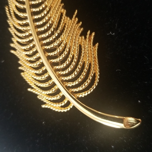 MONET Vintage Large Stylized Feather Leaf Brooch Pin - Picture 4 of 9